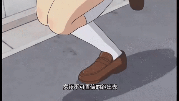 当女生脱下裤子,意外揭示了爱情与欲望之间的微妙关系,男生的反应令人捧腹不已的故事